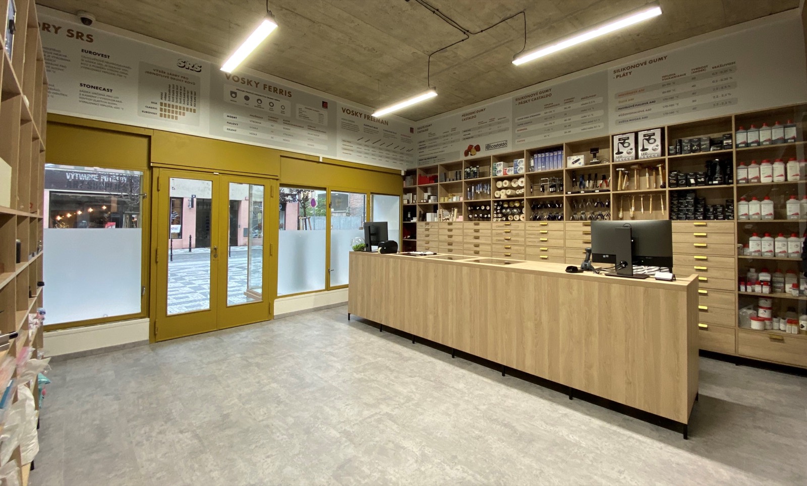 Sortiment spotřebního materiálu v prodejně